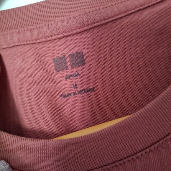 Uniqlo Tshirts - Picture 4 of 6